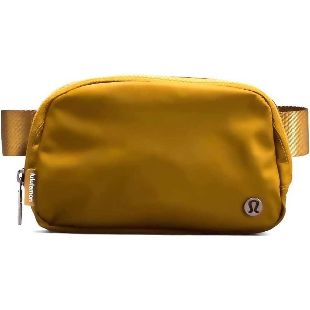 BNWT Lululemon Belt Bag in Burnt Caramel
